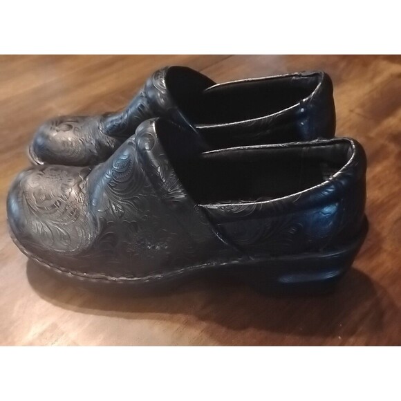 BOC BORN CONCEPT CLOGS EMBOSSED PAISLEY LEATHER SHOES - Picture 2 of 10